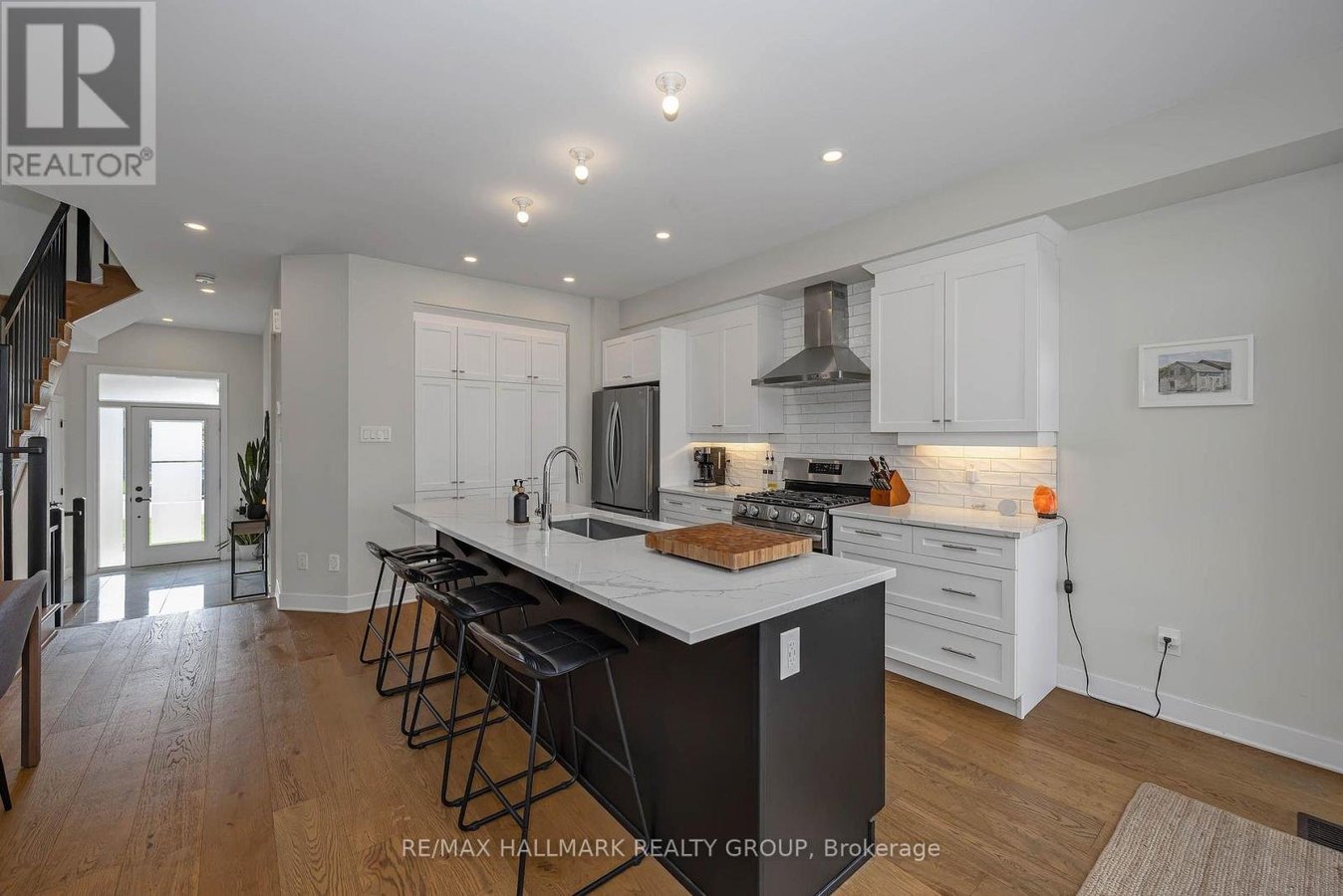 208 BIG DIPPER STREET E - Photo 9