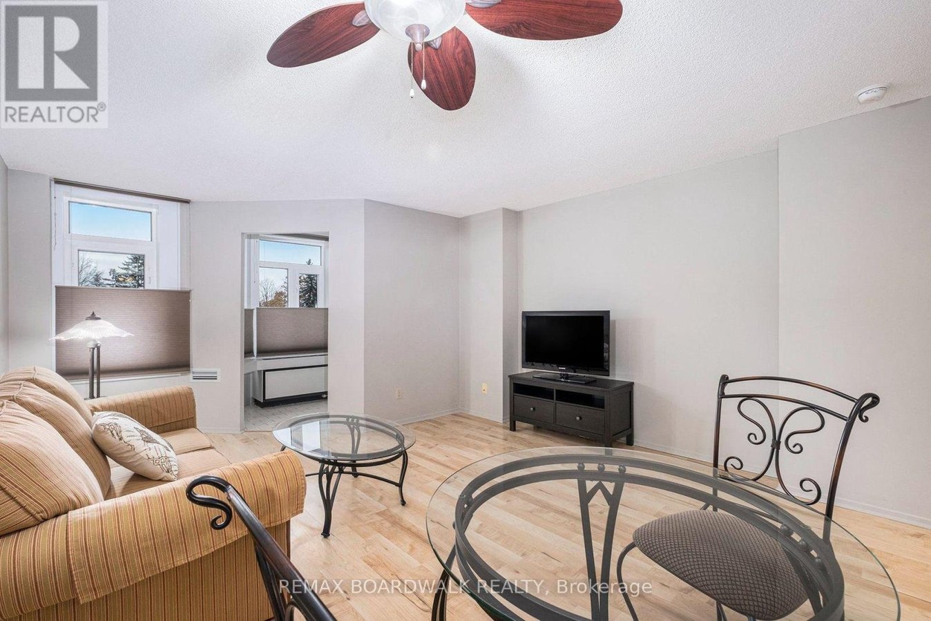 210 - 1025 GRENON AVENUE - Photo 10