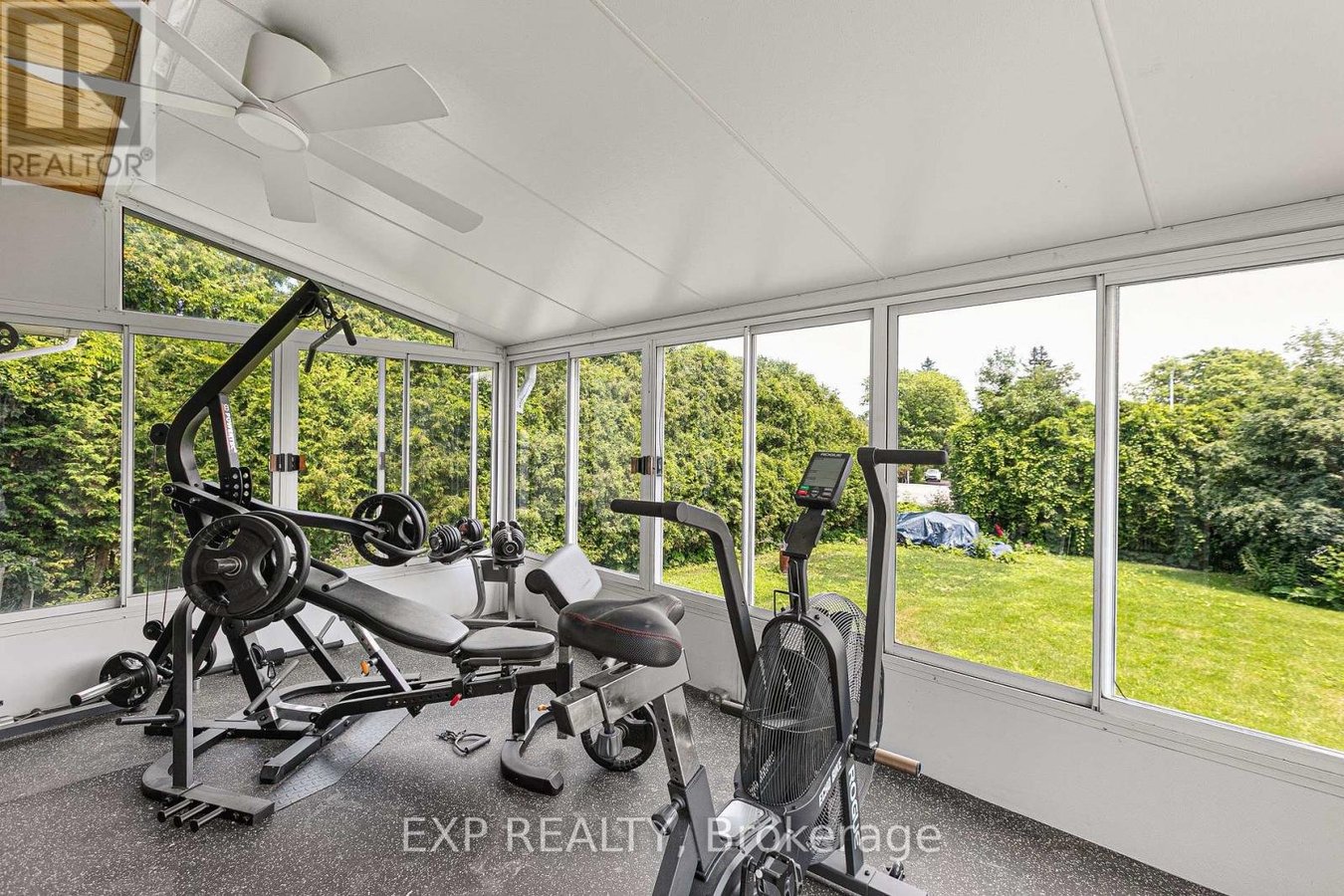 10 QUEEN ANNE CRESCENT - Photo 19