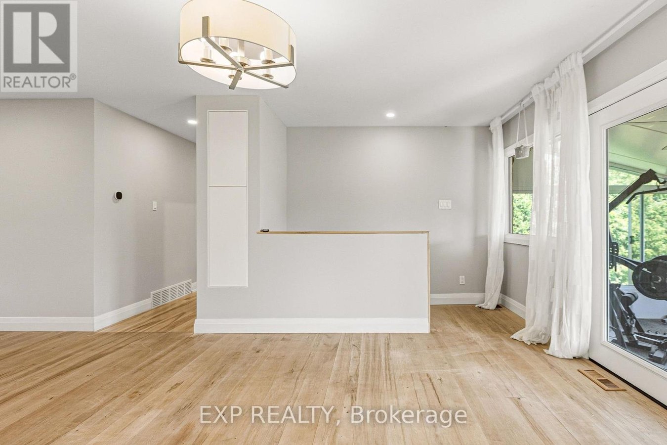 10 QUEEN ANNE CRESCENT - Photo 20