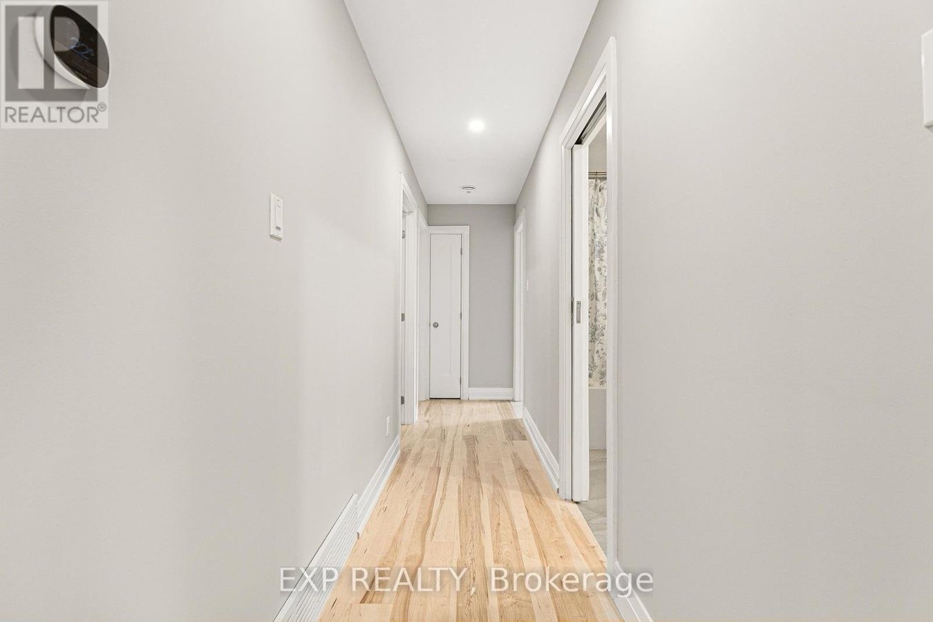 10 QUEEN ANNE CRESCENT - Photo 21