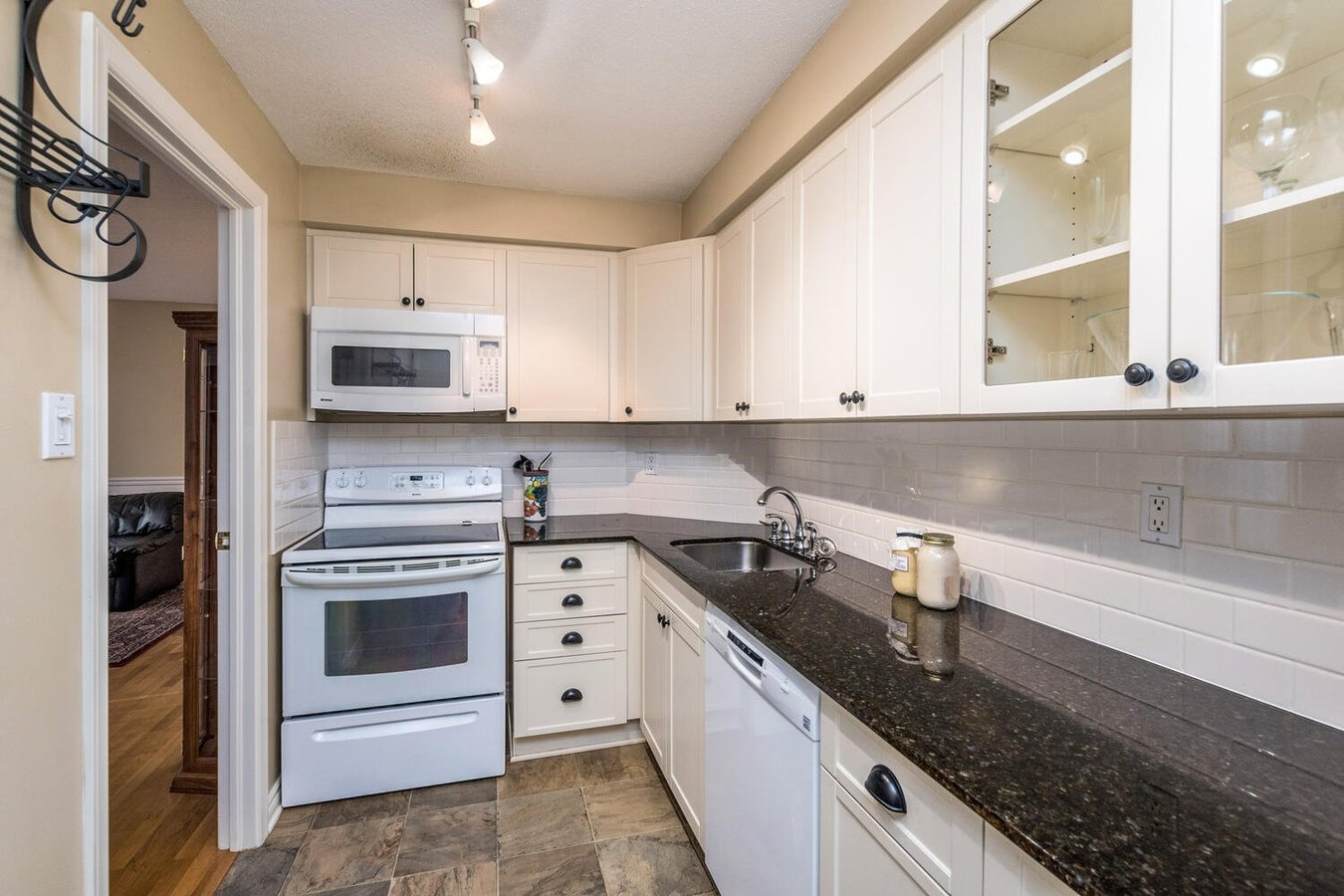 470 Laurier Avenue West - Photo 10