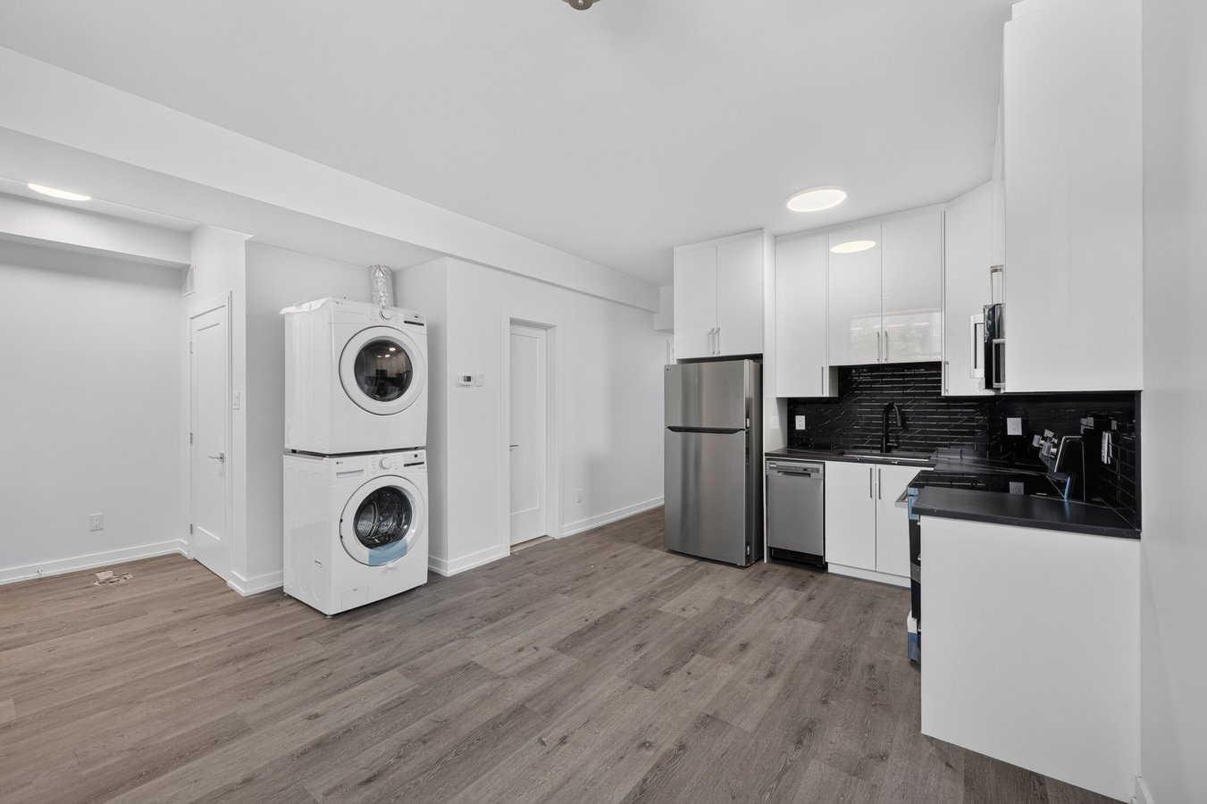 946 Woodroffe Avenue - Photo 50