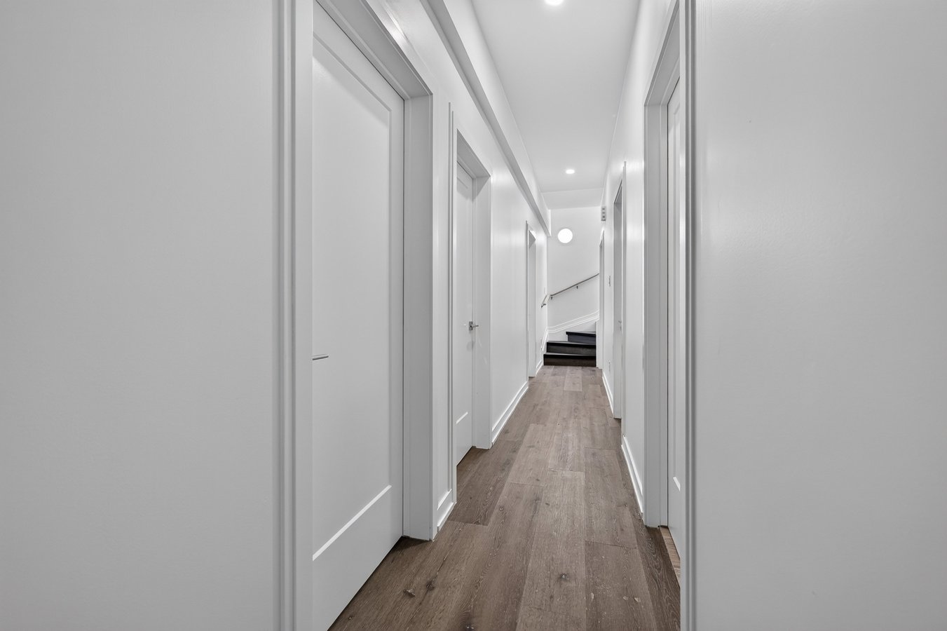 946 Woodroffe Avenue - Photo 48