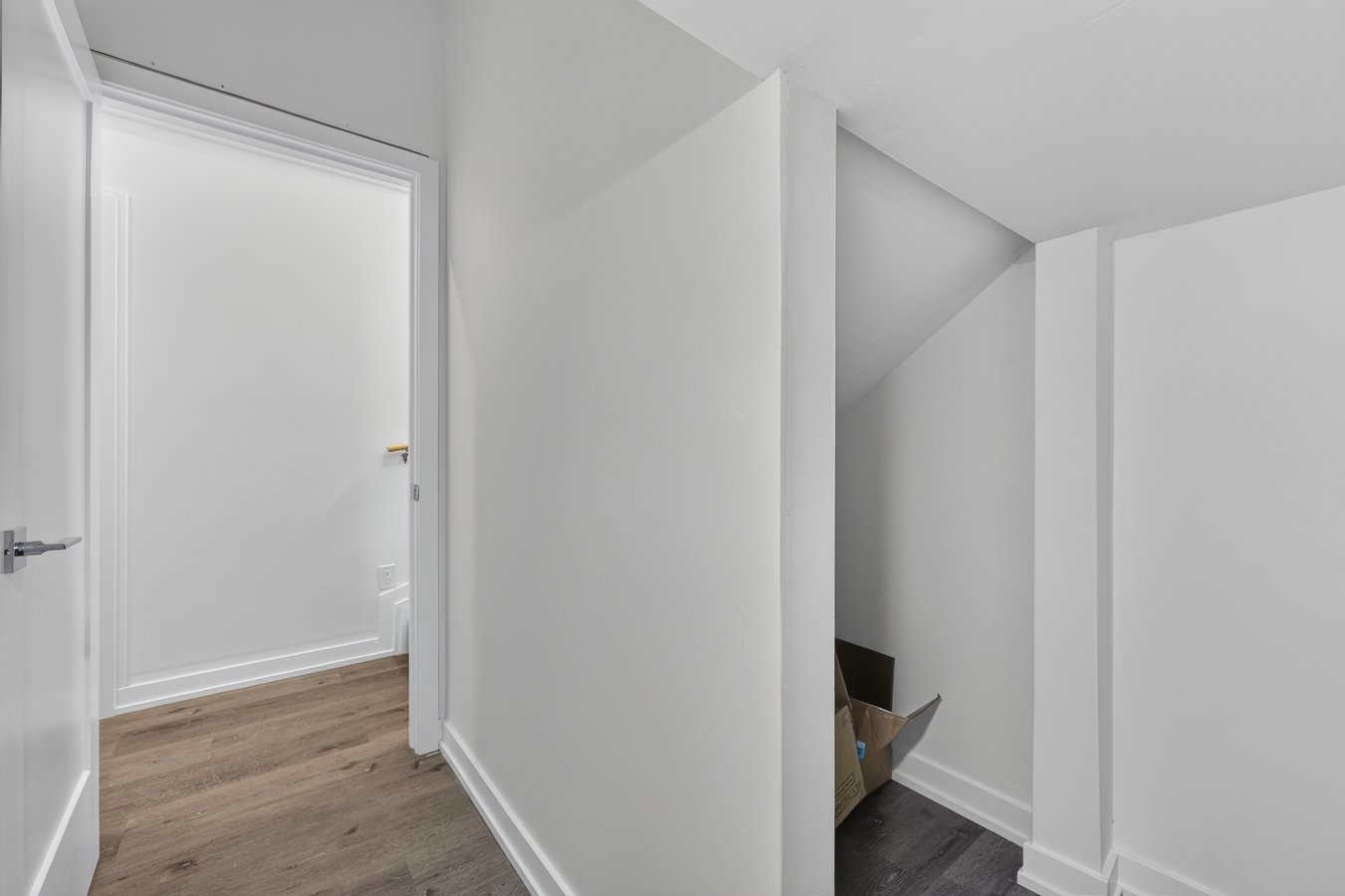 946 Woodroffe Avenue - Photo 34