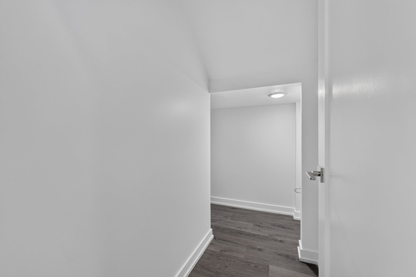 946 Woodroffe Avenue - Photo 33