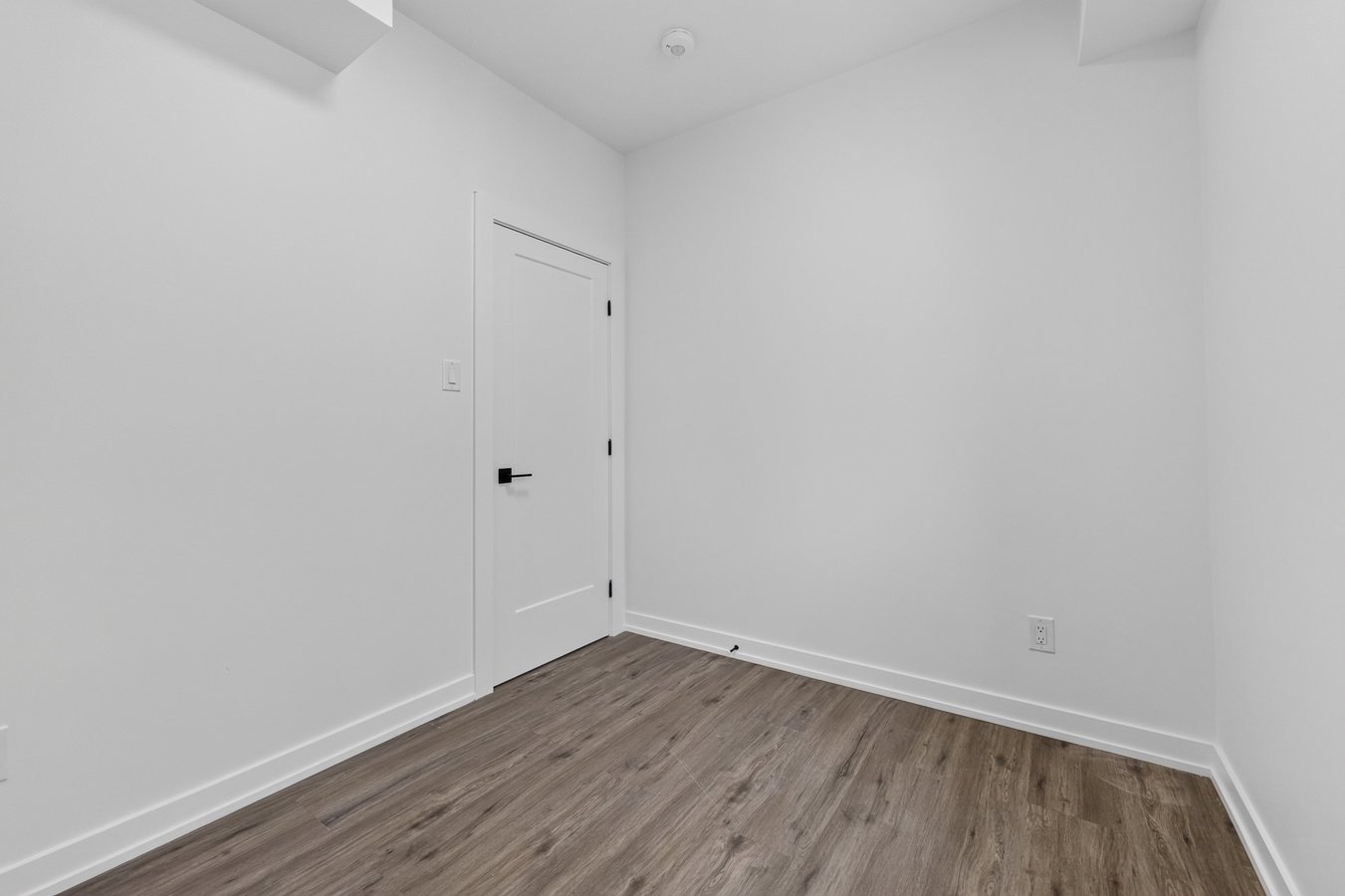 946 Woodroffe Avenue - Photo 18