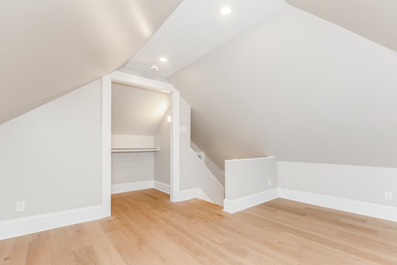 158 Clarendon Avenue - Photo 9