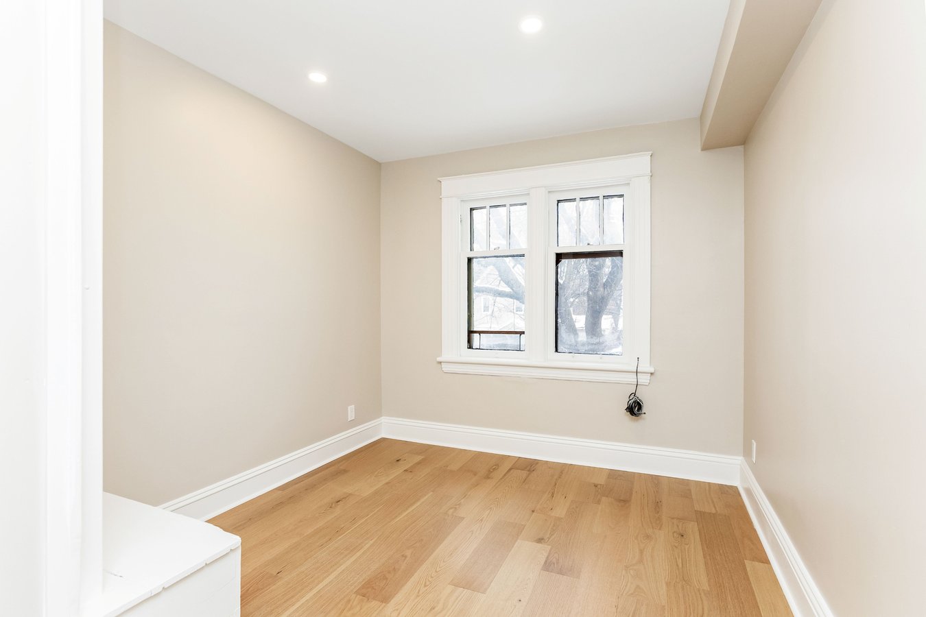 158 Clarendon Avenue - Photo 3