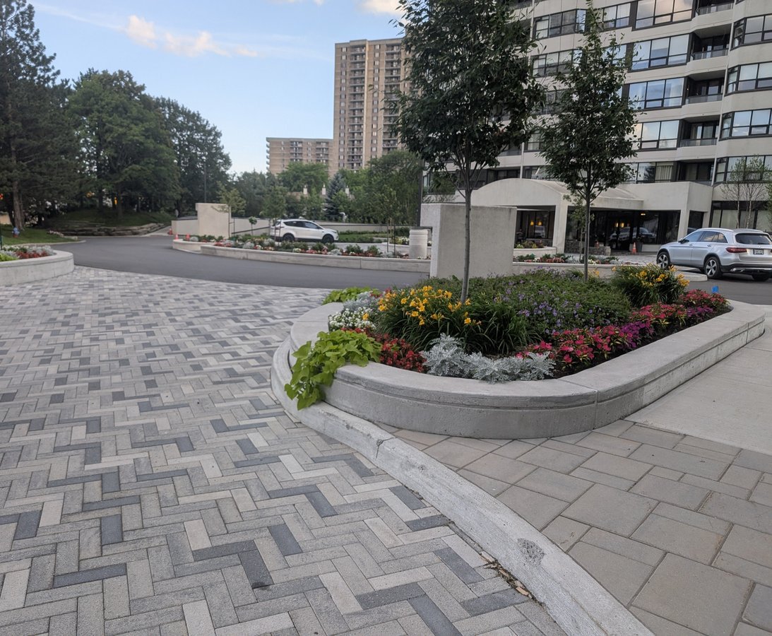1500 Riverside Drive - Photo 2
