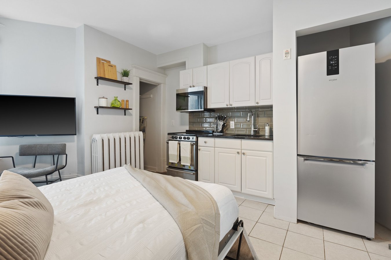 95 Henderson Avenue - Photo 7