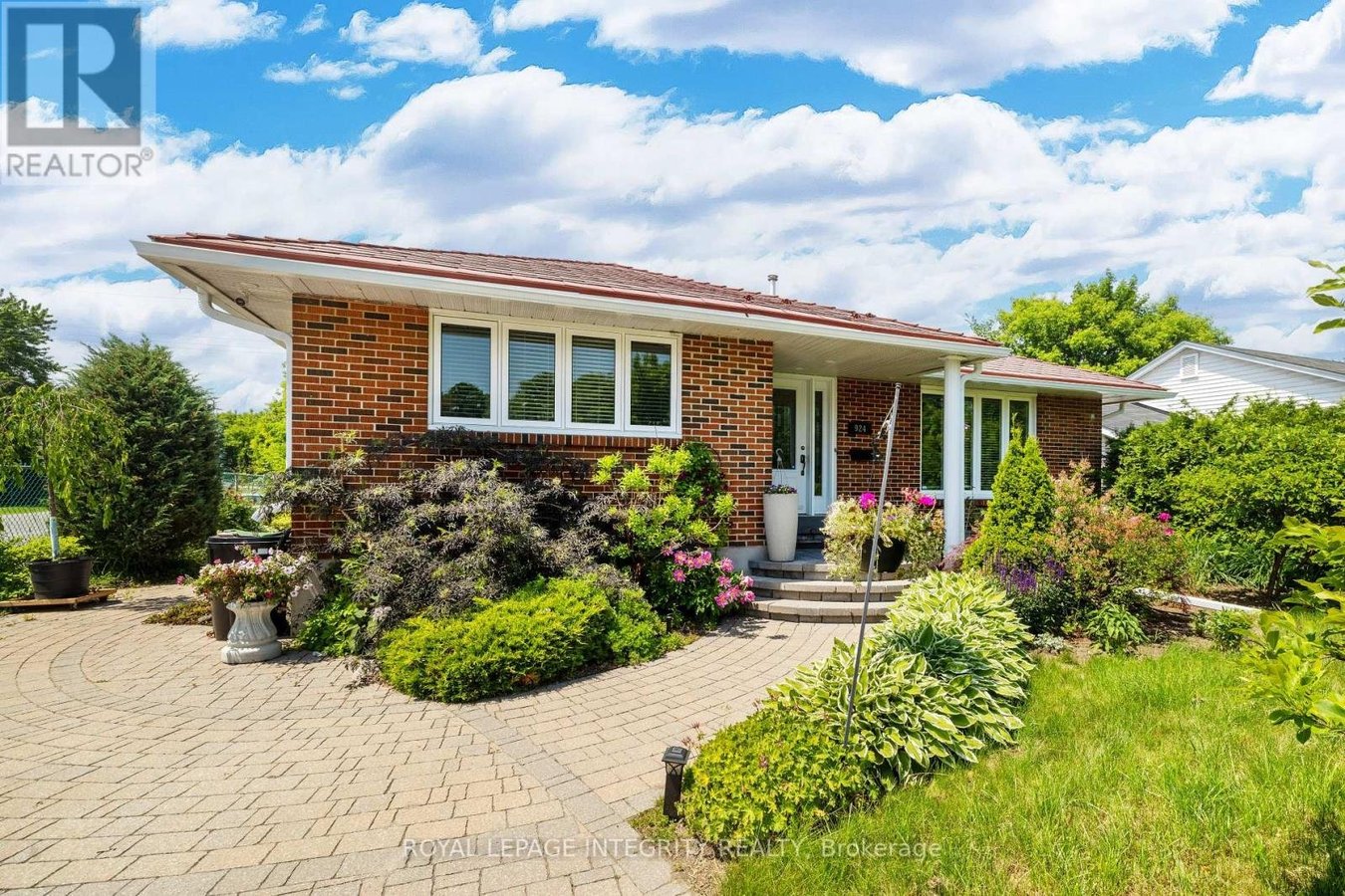 924 REX AVENUE - Photo 3