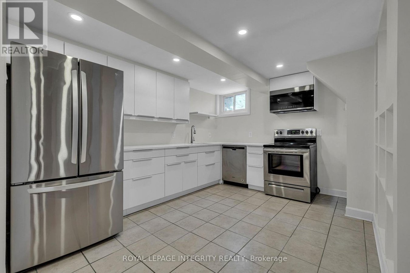 924 REX AVENUE - Photo 5