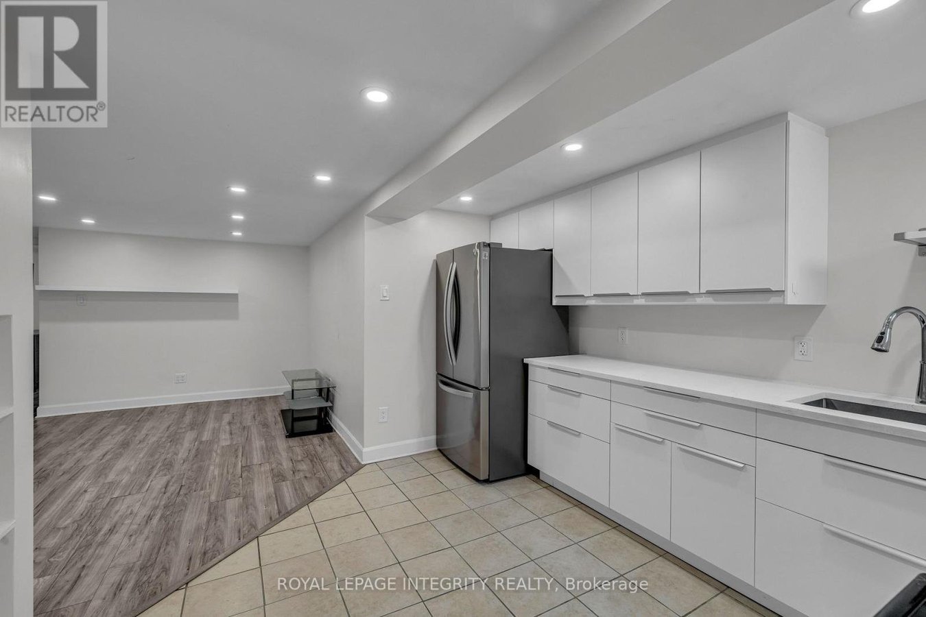 924 REX AVENUE - Photo 6