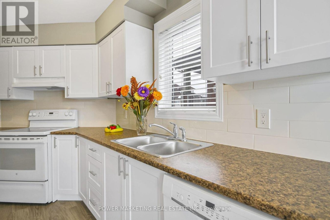 45 WATERBRIDGE DRIVE - Photo 17
