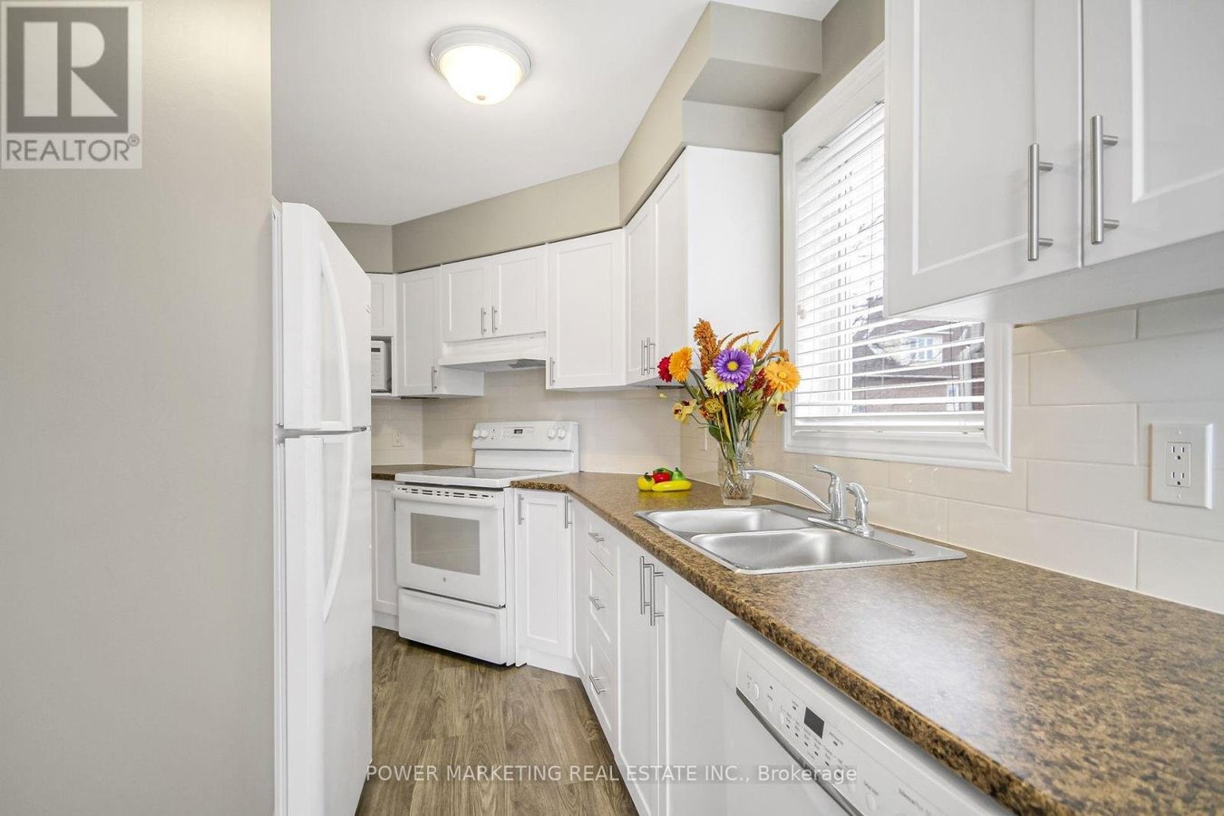 45 WATERBRIDGE DRIVE - Photo 18