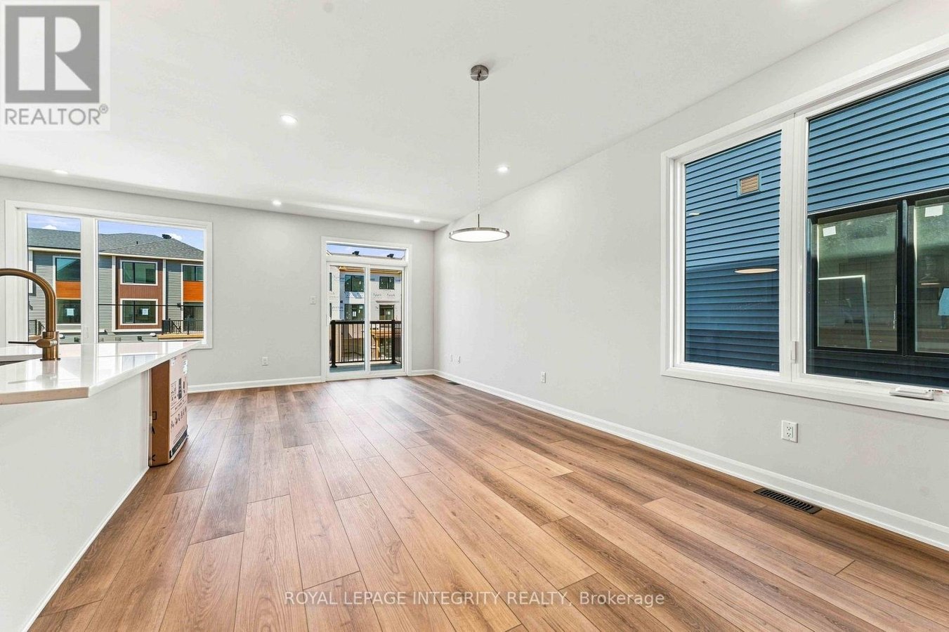 762 TADPOLE CRESCENT - Photo 4