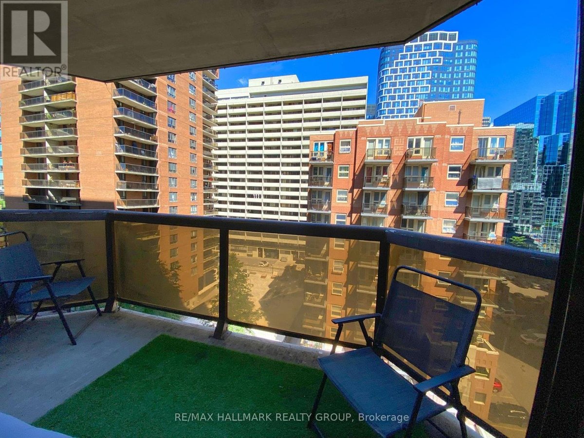 902 - 470 LAURIER AVENUE W - Photo 7