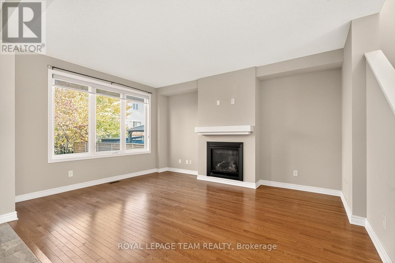 619 GERANIUM WALK - Photo 2