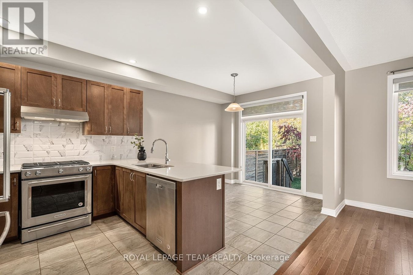 619 GERANIUM WALK - Photo 6