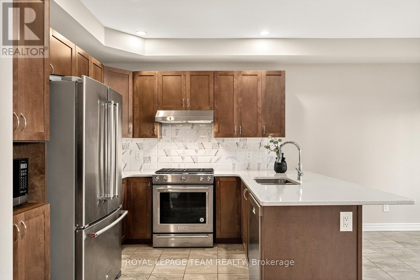 619 GERANIUM WALK - Photo 8