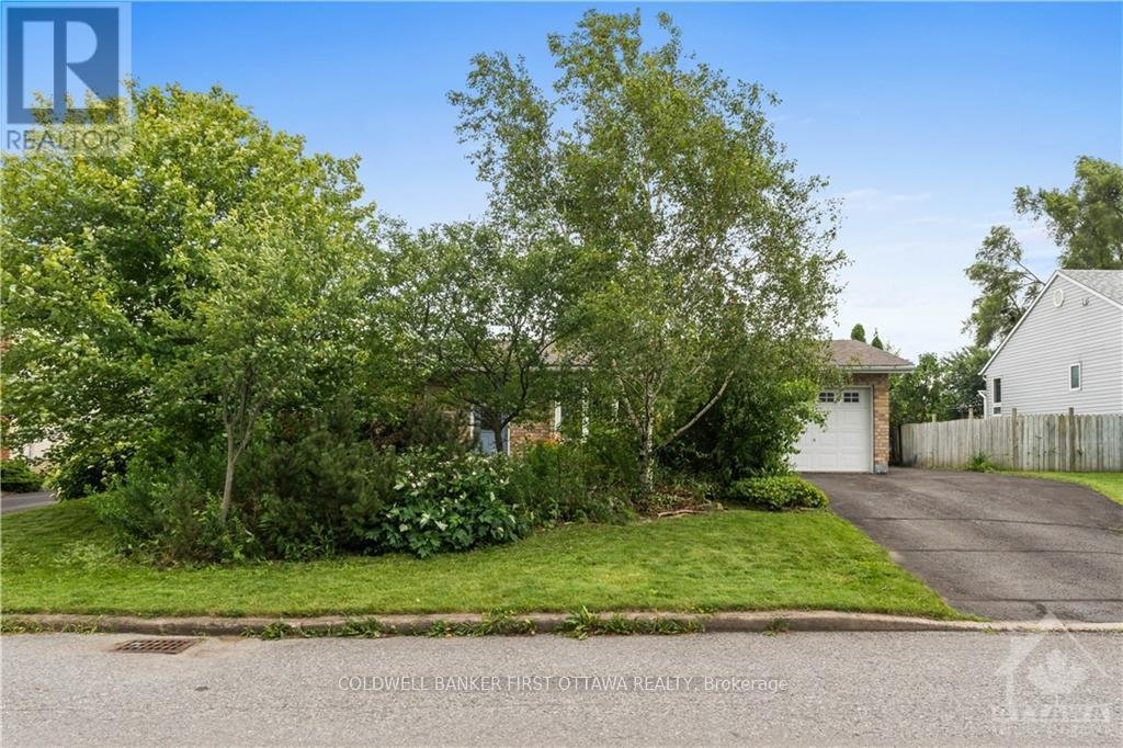 12 OAKWOOD AVENUE - Photo 2