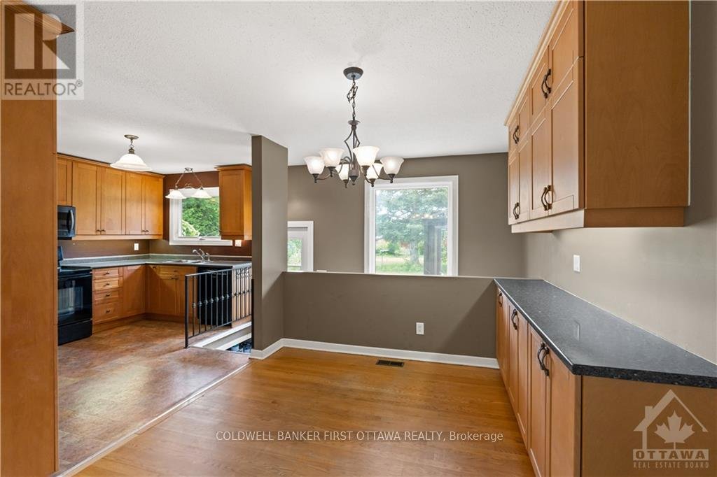 12 OAKWOOD AVENUE - Photo 6
