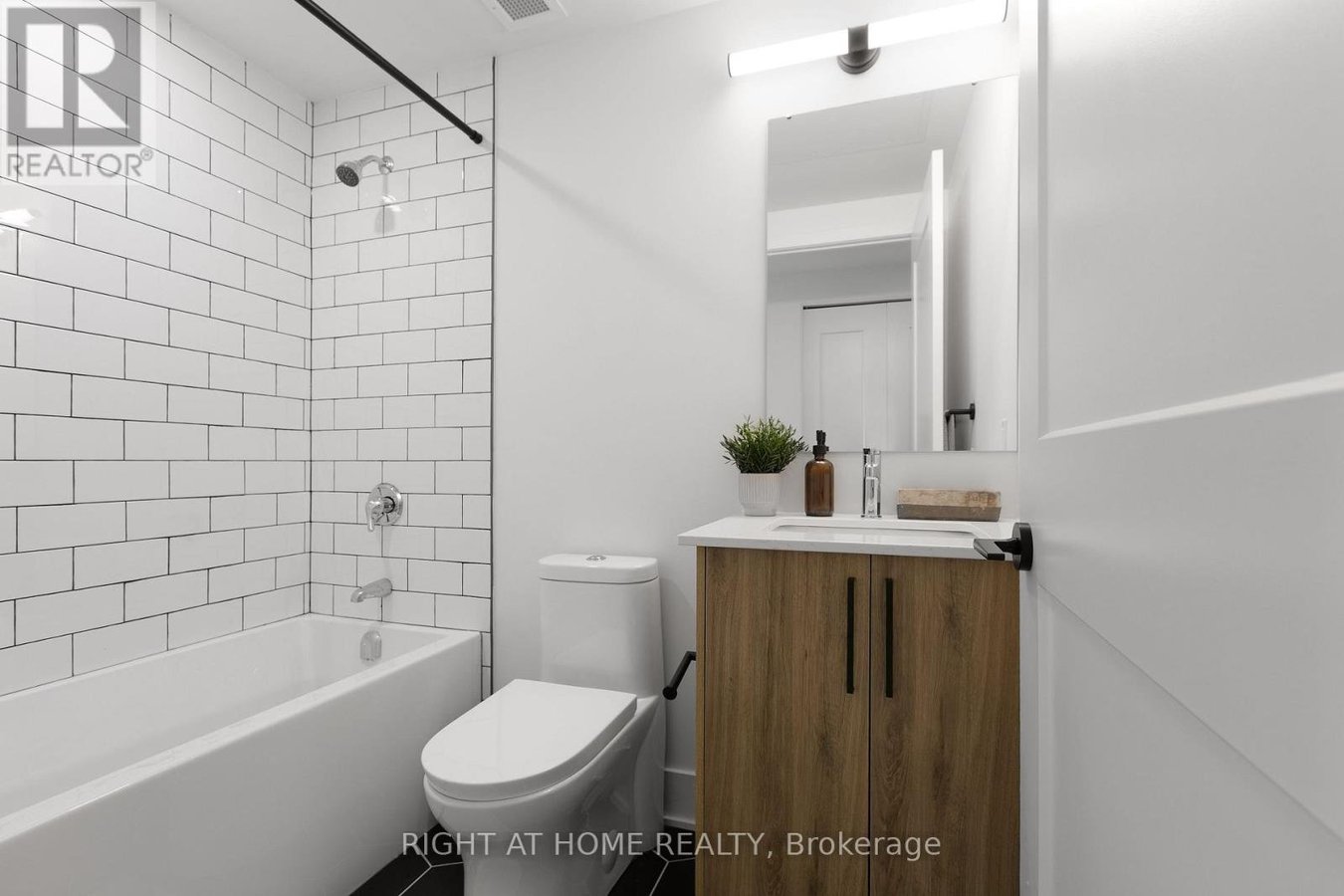 607 - 377 WINONA AVENUE - Photo 4