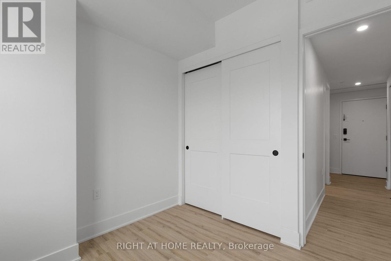 607 - 377 WINONA AVENUE - Photo 7