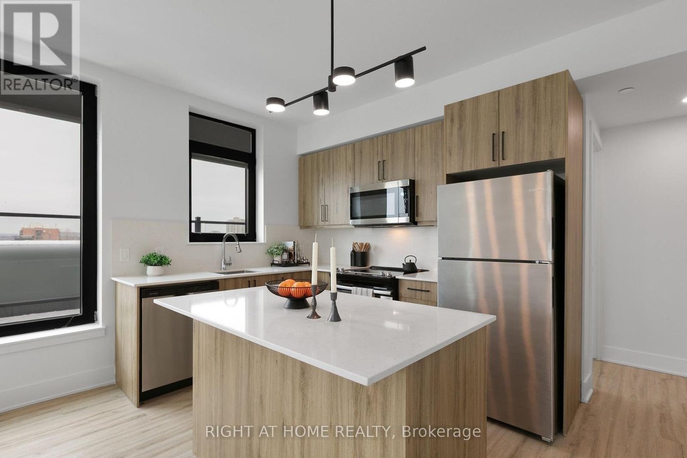 607 - 377 WINONA AVENUE - Photo 9