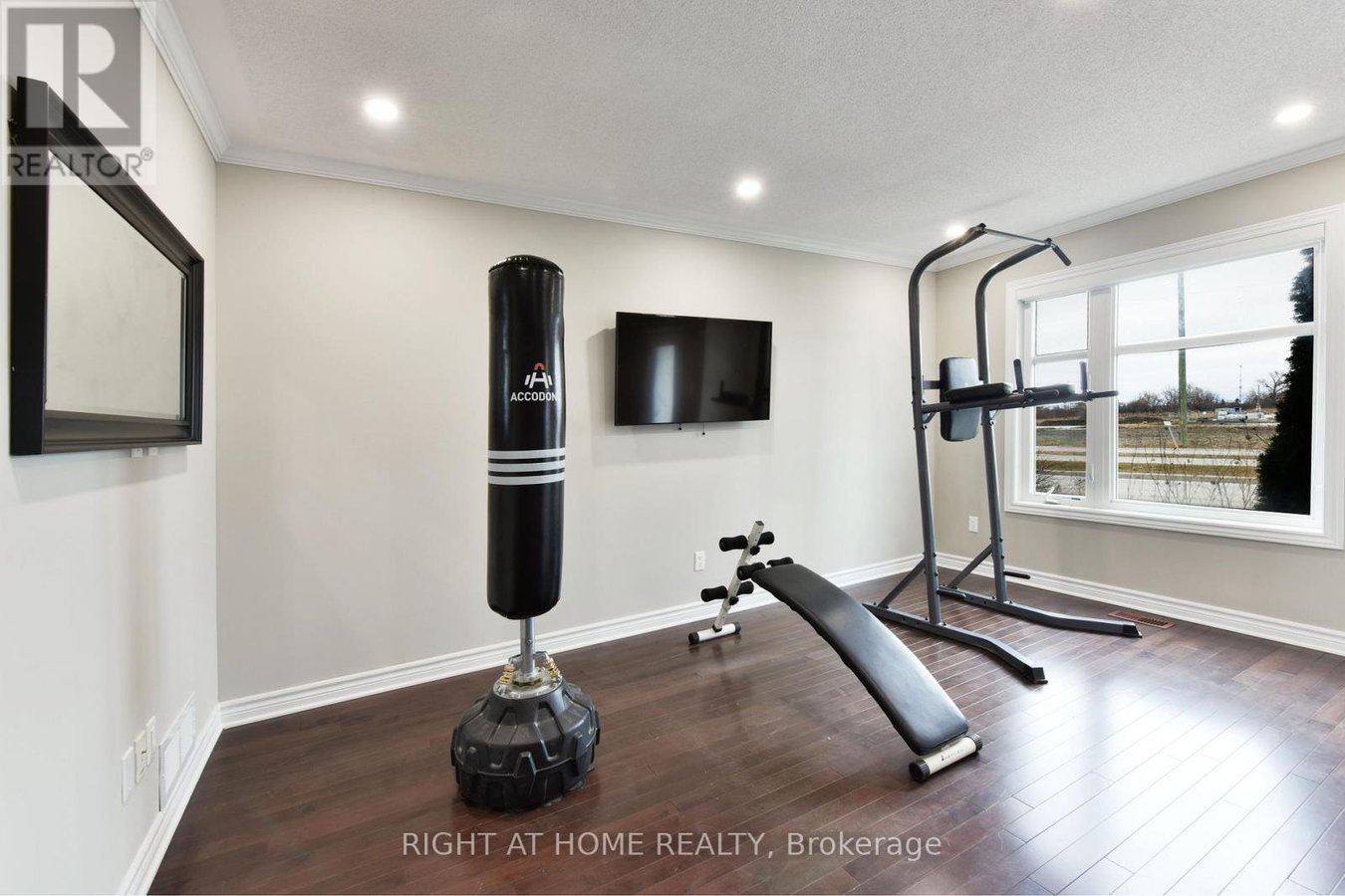 520 SILVERTIP LANE - Photo 3