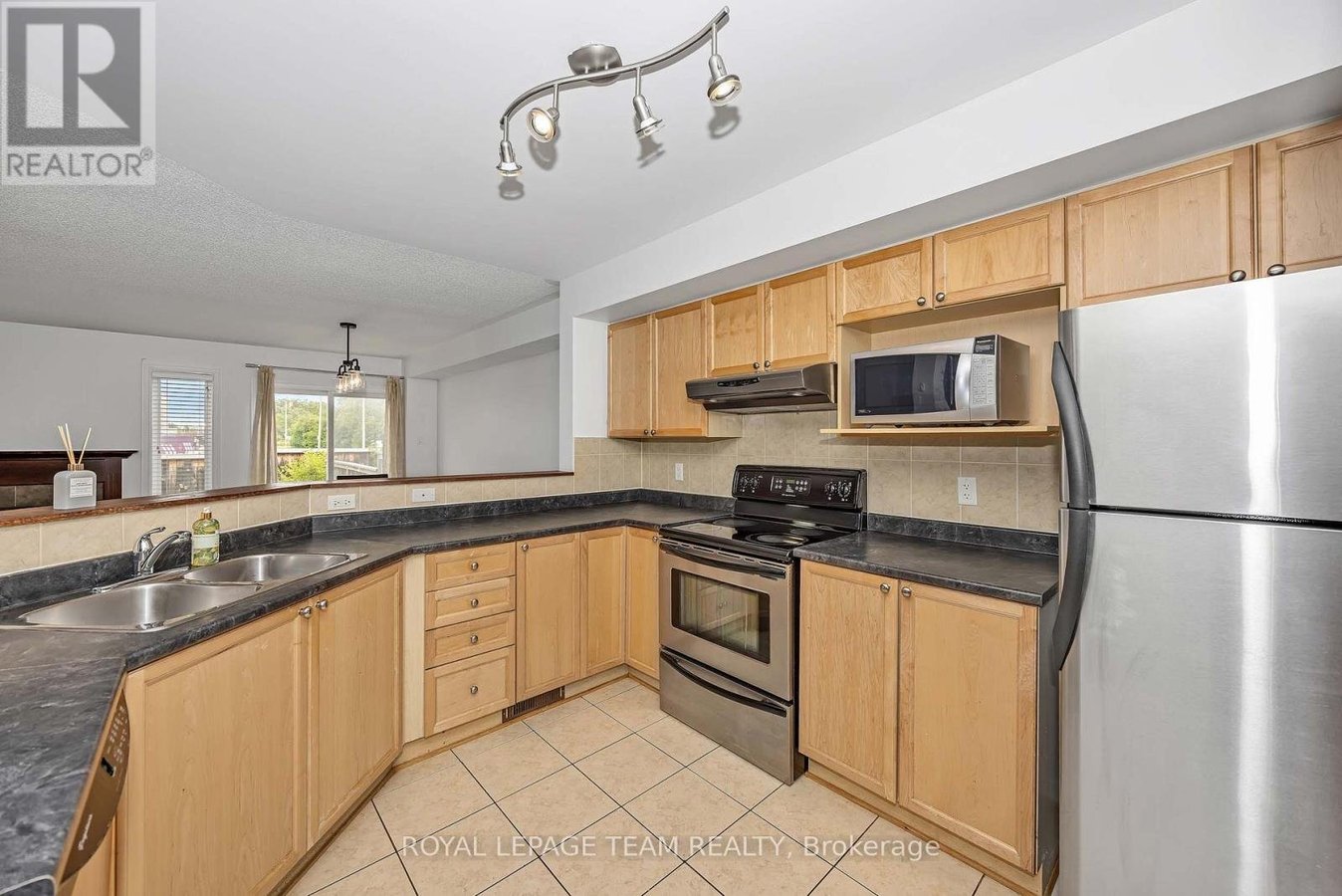 323 FREEDOM PRIVATE - Photo 4