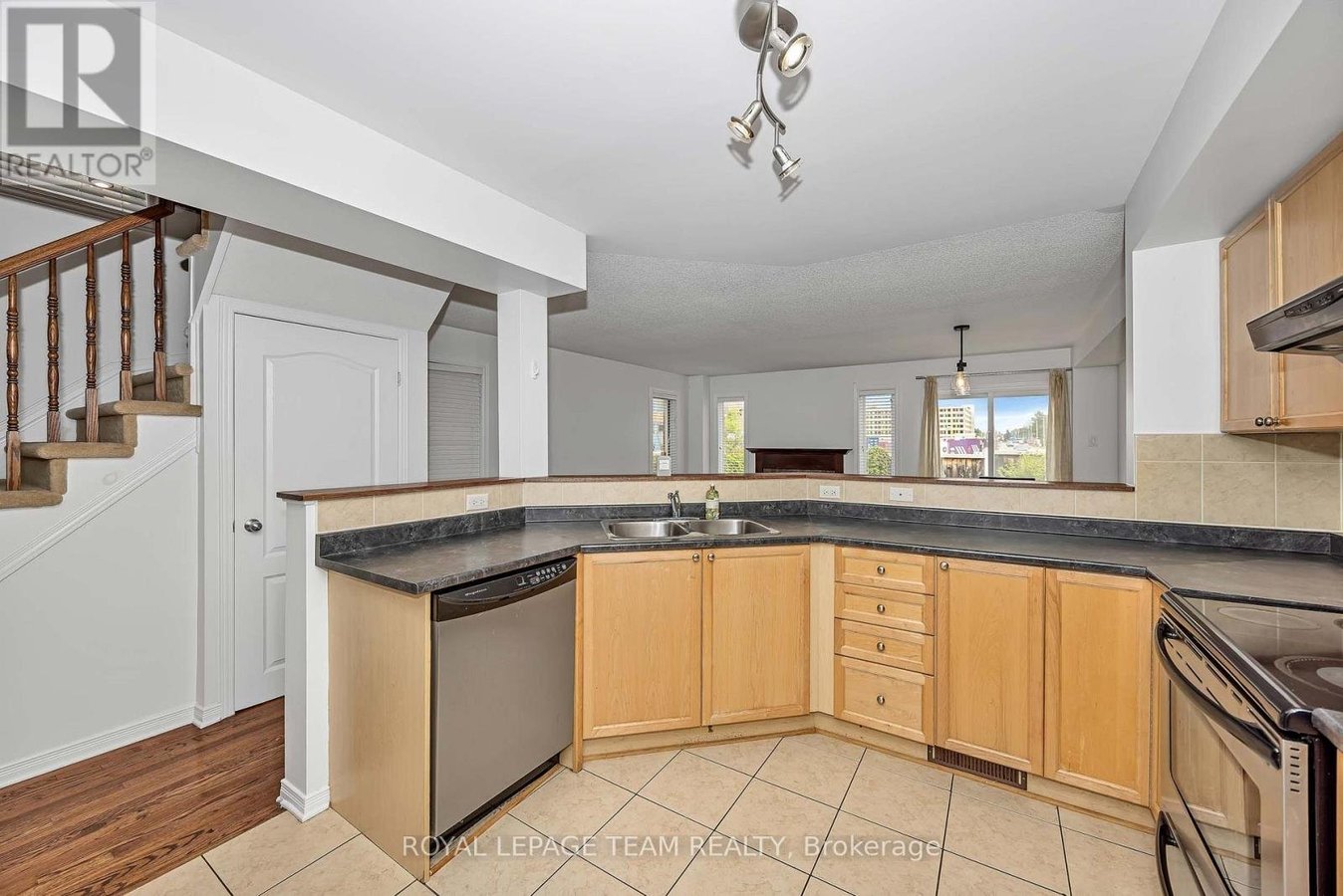 323 FREEDOM PRIVATE - Photo 5