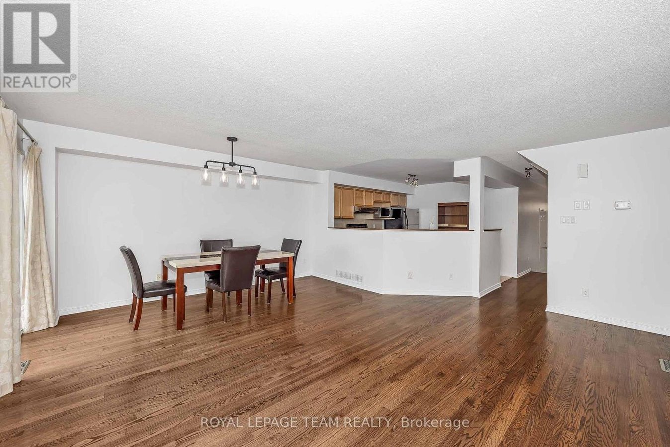 323 FREEDOM PRIVATE - Photo 11