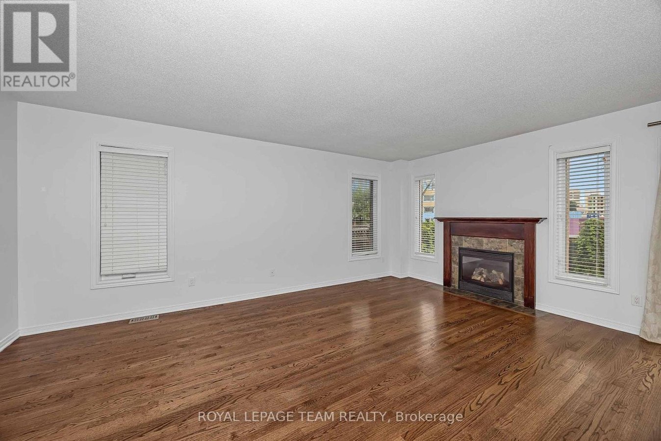 323 FREEDOM PRIVATE - Photo 9