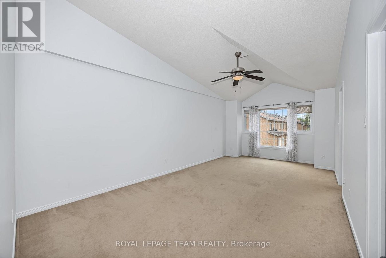 323 FREEDOM PRIVATE - Photo 16