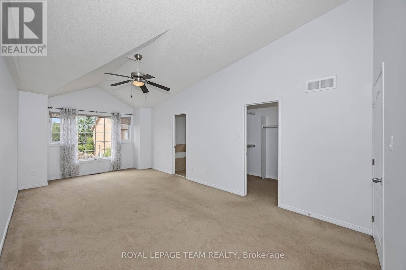 323 FREEDOM PRIVATE - Photo 17