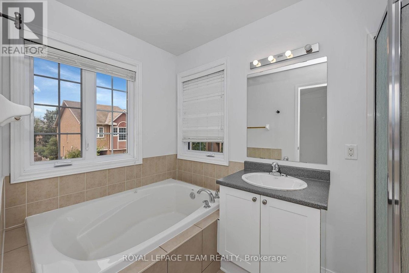 323 FREEDOM PRIVATE - Photo 19