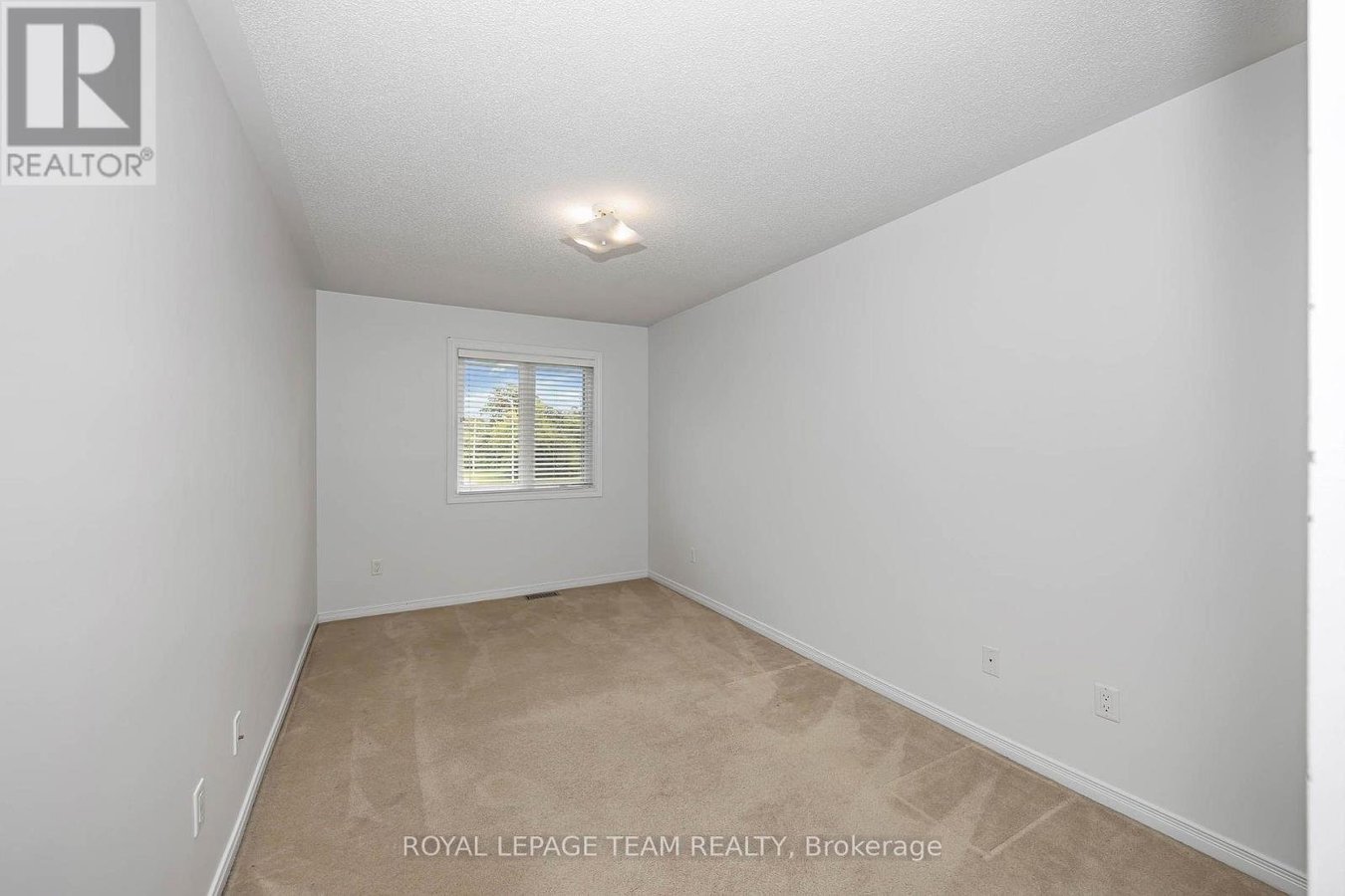 323 FREEDOM PRIVATE - Photo 22