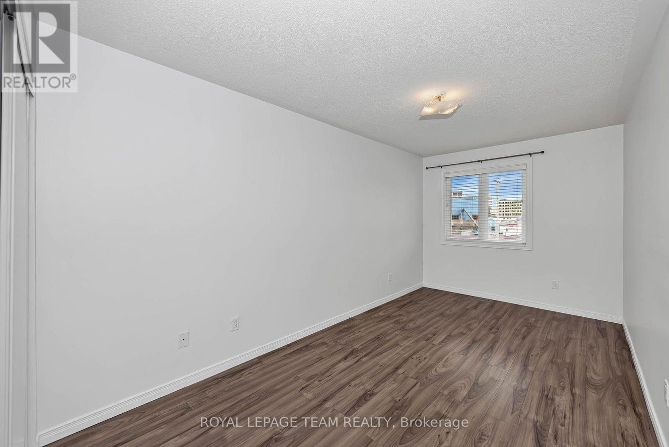 323 FREEDOM PRIVATE - Photo 24