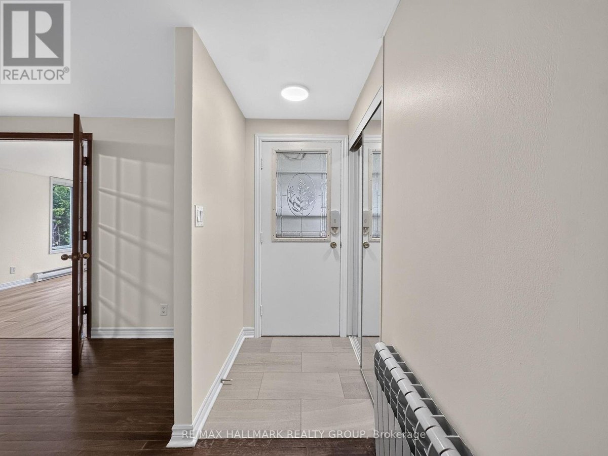 295 AMIENS STREET - Photo 4