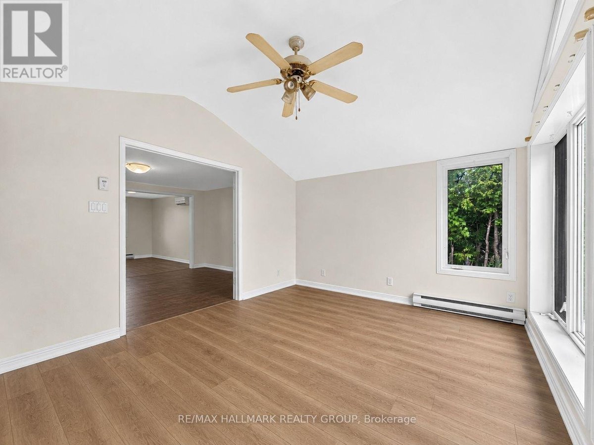 295 AMIENS STREET - Photo 12