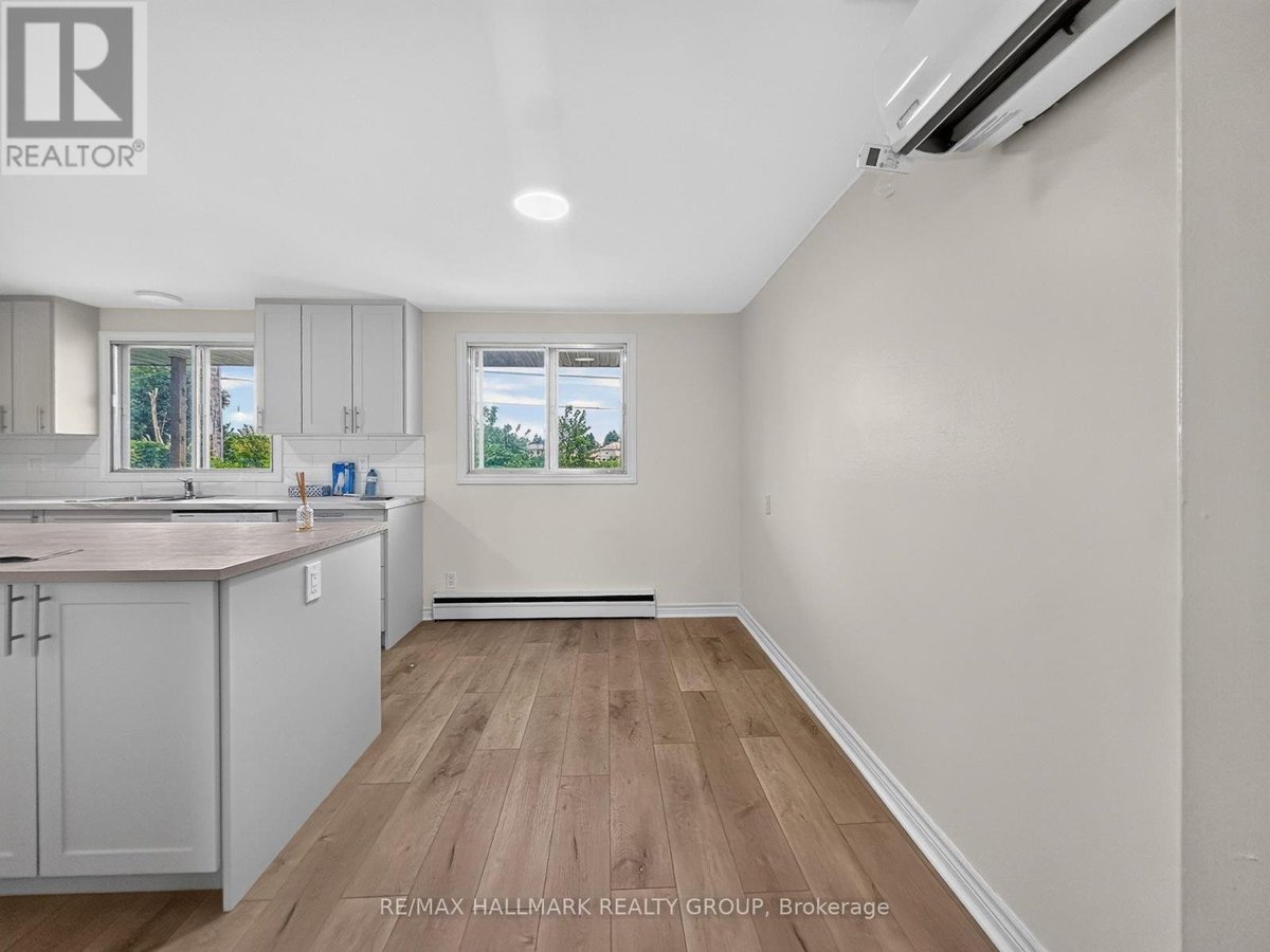 295 AMIENS STREET - Photo 13