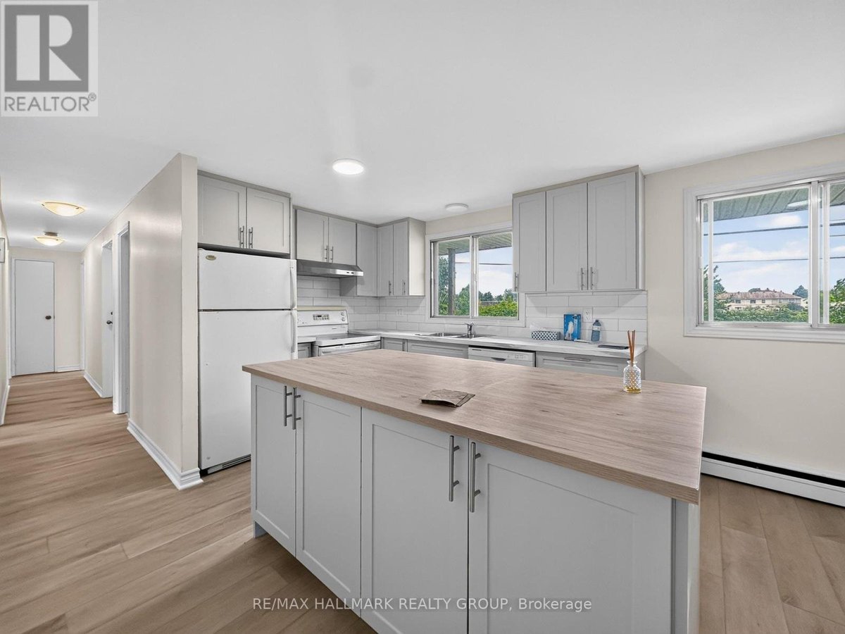 295 AMIENS STREET - Photo 16