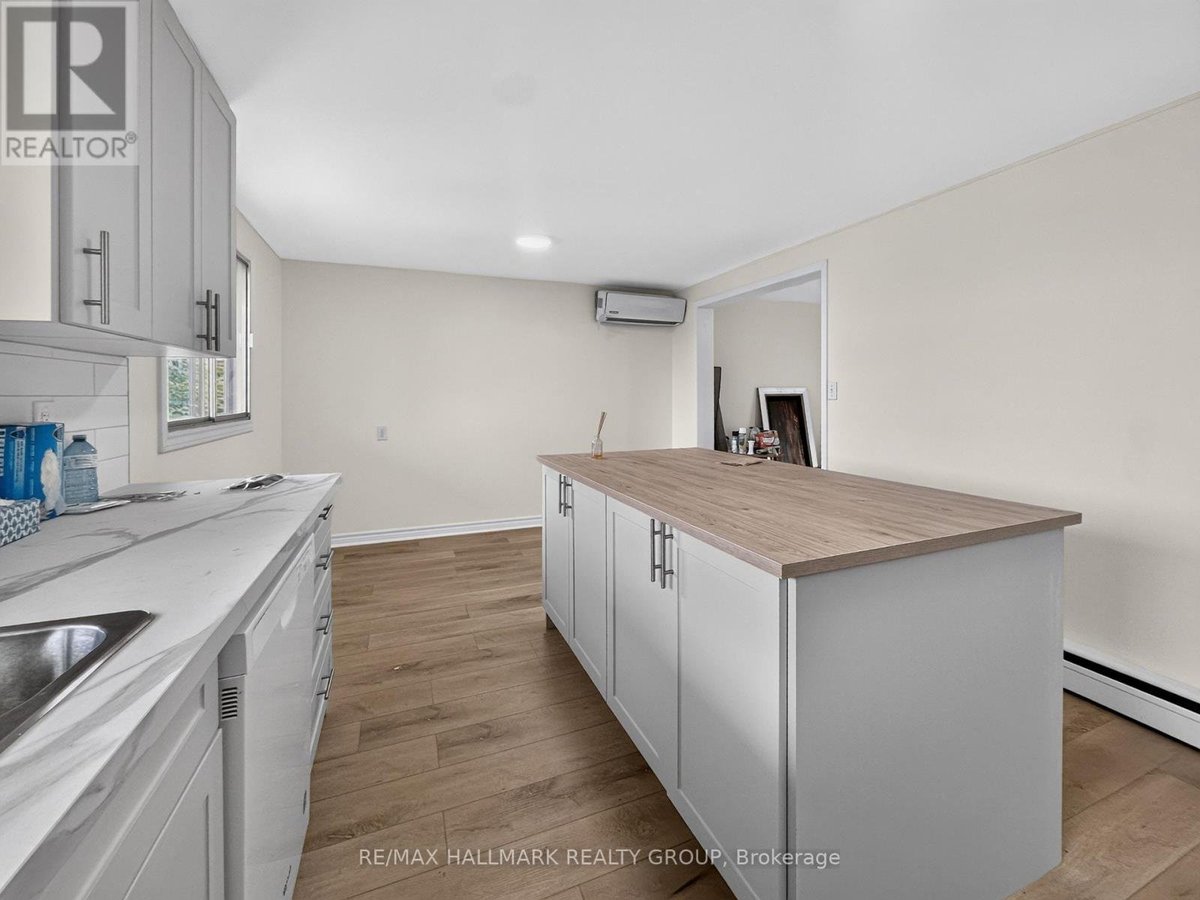 295 AMIENS STREET - Photo 18