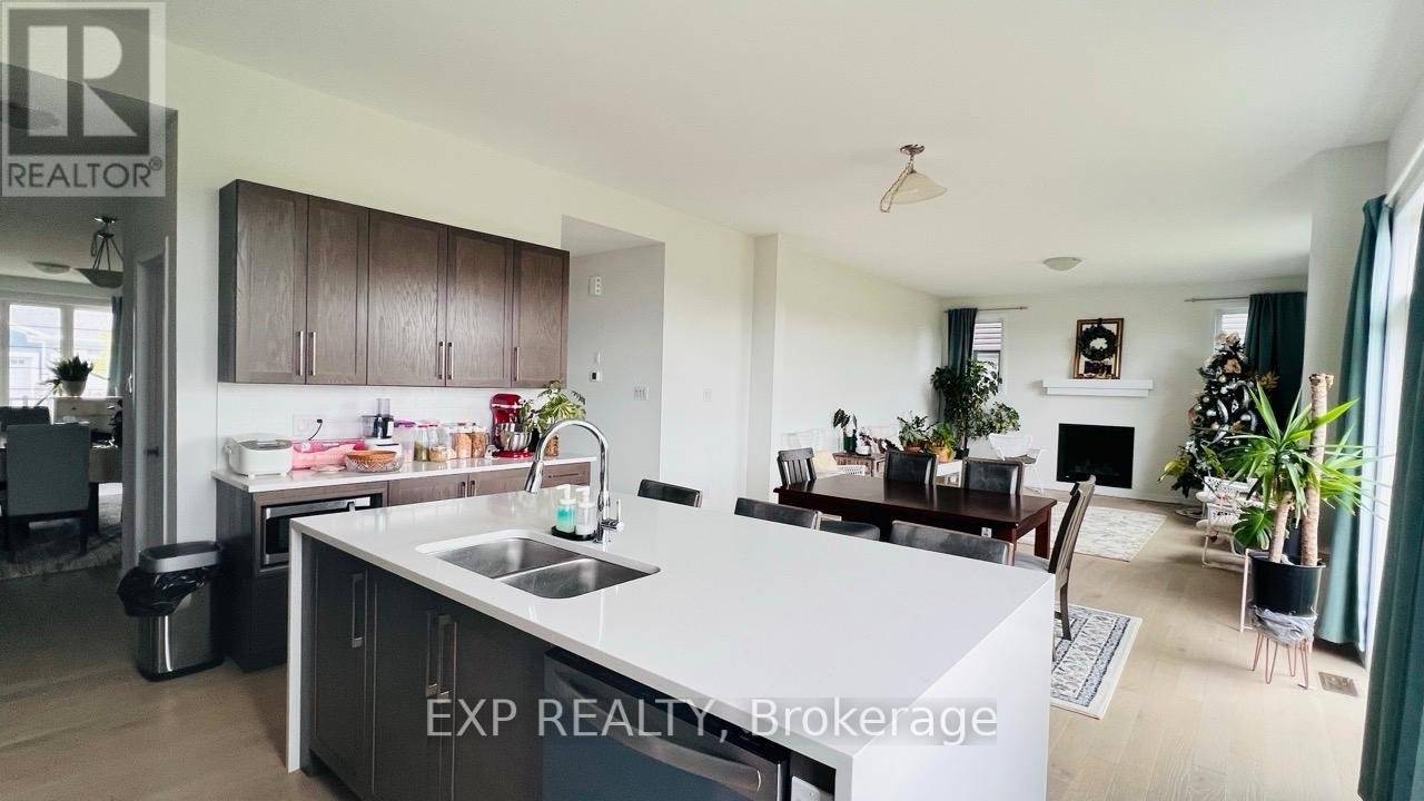 747 COAST CIRCLE - Photo 14