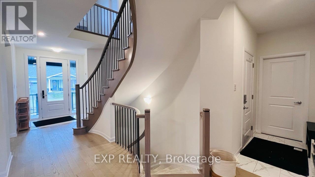 747 COAST CIRCLE - Photo 3