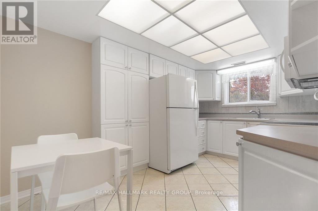 212 - 1705 PLAYFAIR DRIVE - Photo 3