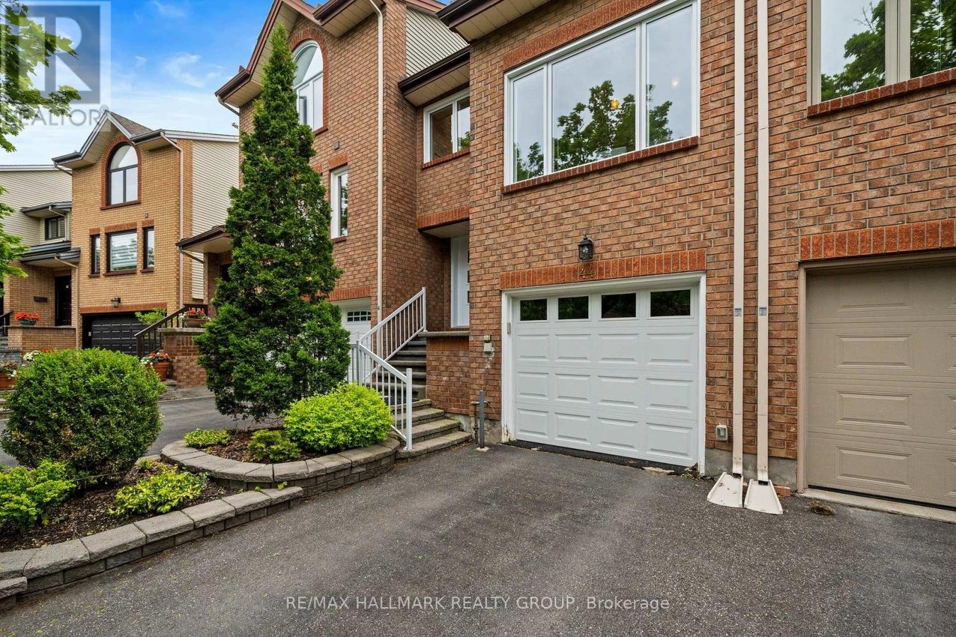 44 DUNBARTON COURT - Photo 2