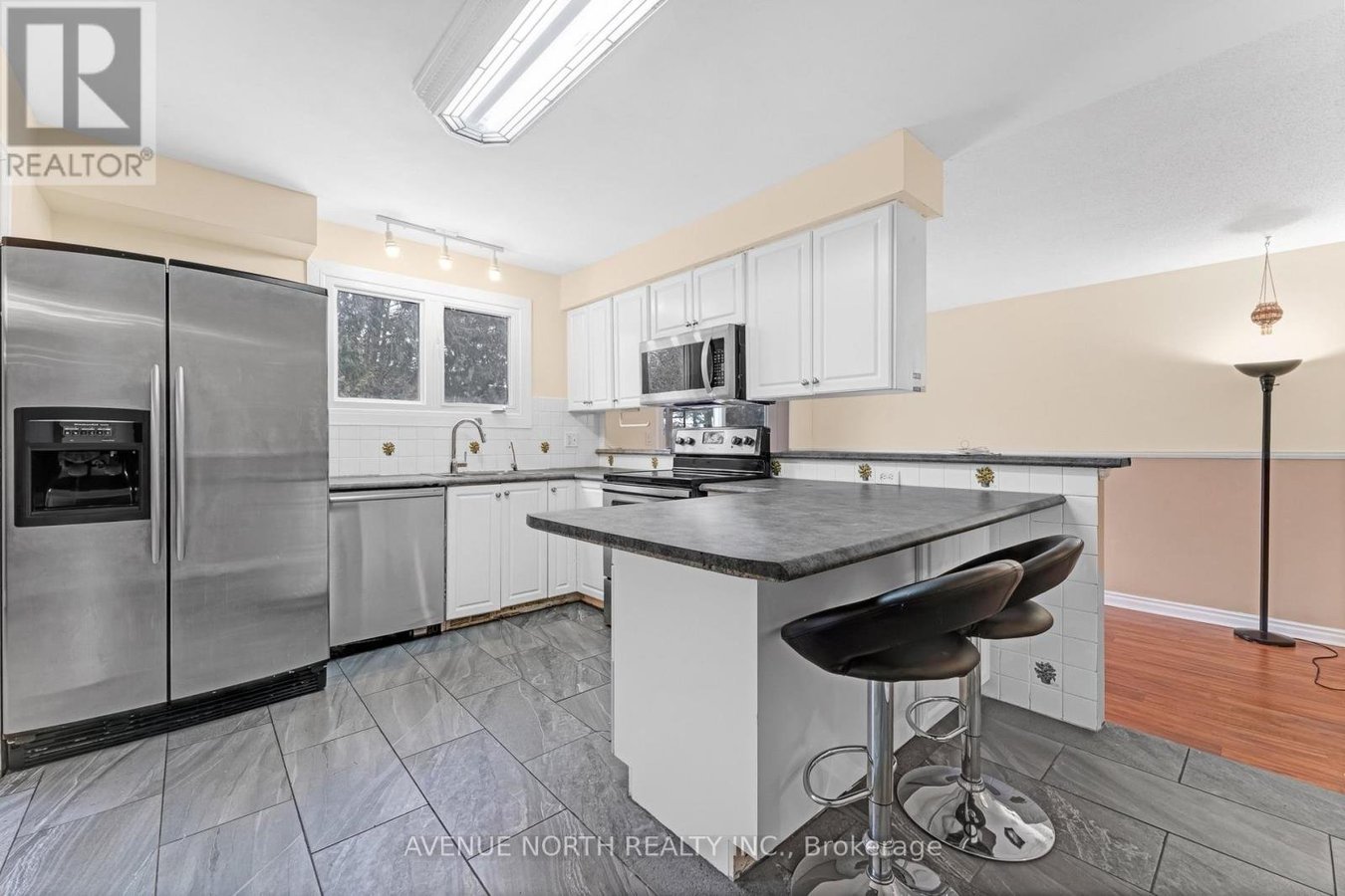 3489 SOUTHGATE ROAD - Photo 8